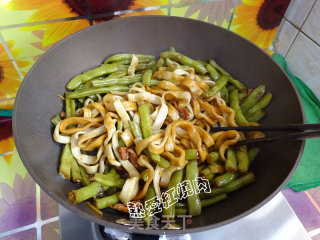 扁豆焖手擀面的做法步骤：18