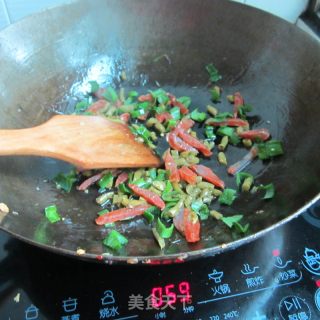 香肠豆角炒饭的做法步骤：5