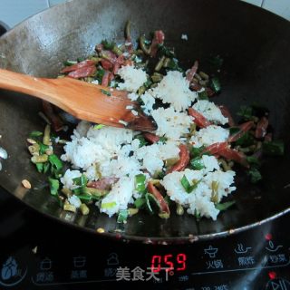 香肠豆角炒饭的做法步骤：7