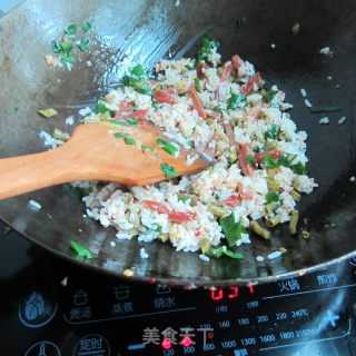 香肠豆角炒饭的做法步骤：8