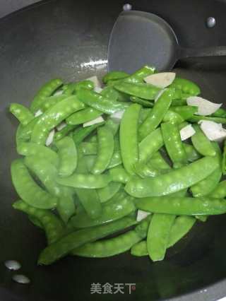 肉丸炒荷兰豆的做法步骤：3