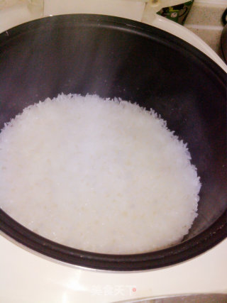 青花瓷彩蔬米饭的做法步骤：1