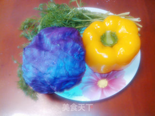 青花瓷彩蔬米饭的做法步骤：2