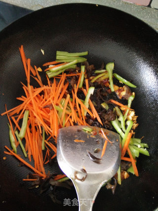 鱼香肉丝的做法步骤：12