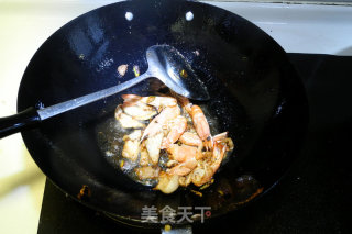 双耳炒大虾的做法步骤：8