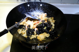 双耳炒大虾的做法步骤：11