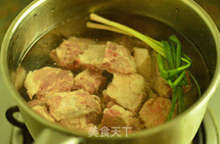 白萝卜炖排骨的做法步骤：2