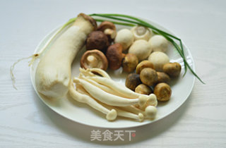 孜然菌菇煲的做法步骤：1