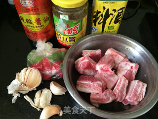 酱蒸排骨（有详细步骤图）的做法步骤：1