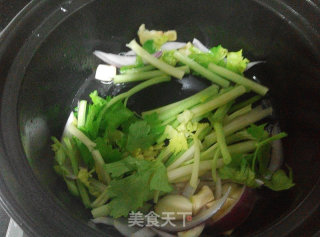 白酒煮青口的做法步骤：5