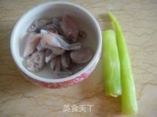 香莴笋烧蛙腿的做法步骤：1