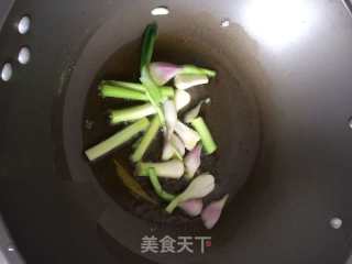 爆炒大闸蟹的做法步骤：4