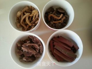 鸭血粉丝汤的做法步骤：4