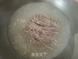 鸭血粉丝汤的做法步骤：7