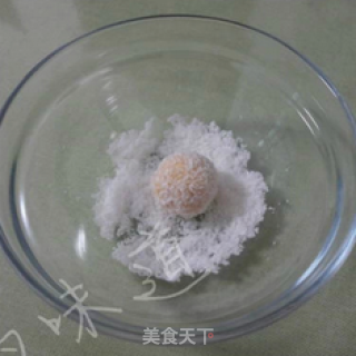 黄金椰丝球的做法步骤：6
