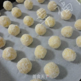 黄金椰丝球的做法步骤：7