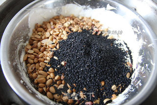 芝麻花生牛轧糖-水饴版的做法步骤：13