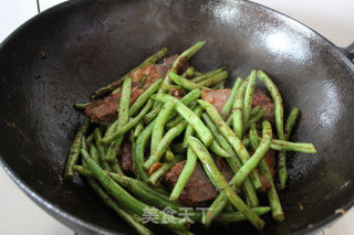 酱炖豆角脊骨的做法步骤：5