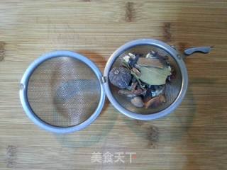 肉皮冻的做法步骤：2