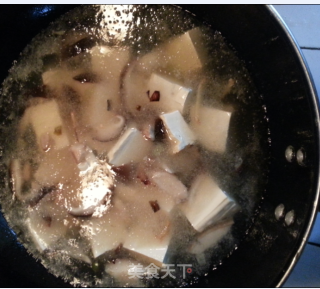 香菇油菜豆腐汤的做法步骤：3