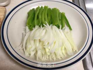 阳泉酒家青椒肉丝的做法步骤：5