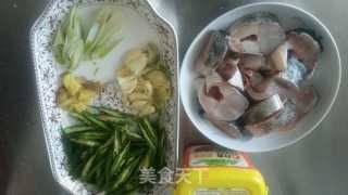 辣炒黑鱼的做法步骤：2
