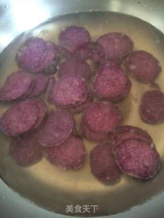 紫淮山荷兰豆炒腊肉的做法步骤：4