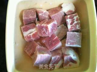 番茄土豆烧牛腩的做法步骤：1