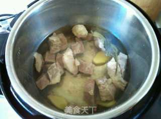 番茄土豆烧牛腩的做法步骤：2