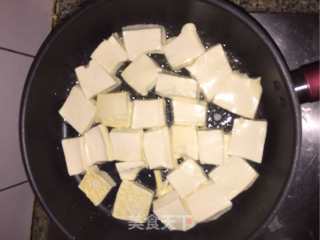 白玉镶金之煎嫩豆腐的做法步骤：3