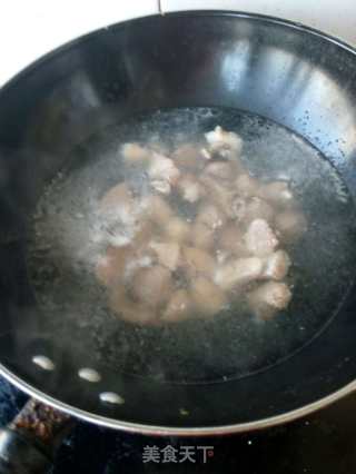 羊肉胡萝卜汤的做法步骤：2