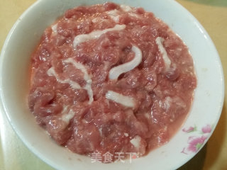 鱼香肉丝的做法步骤：1