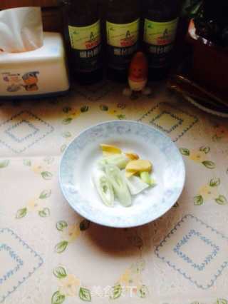 剁椒鱼头的做法步骤：3