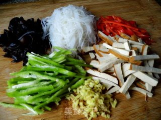 豆腐干拌粉丝的做法步骤：2