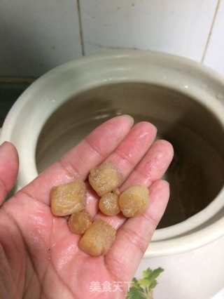 铁棍淮山煲花胶的做法步骤：2