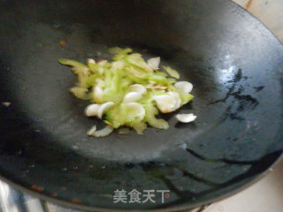 清炒西芹百合的做法步骤：4