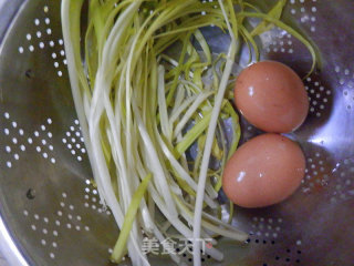 香煎韭黄鸡蛋饼的做法步骤：1