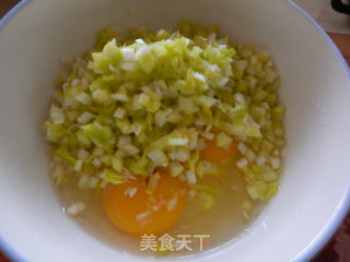 香煎韭黄鸡蛋饼的做法步骤：3