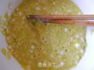 香煎韭黄鸡蛋饼的做法步骤：4
