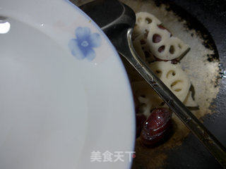 香肠炒莲藕的做法步骤：4