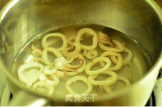 彩椒鱿鱼圈的做法步骤：4