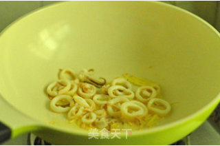彩椒鱿鱼圈的做法步骤：6
