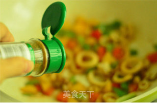 彩椒鱿鱼圈的做法步骤：9