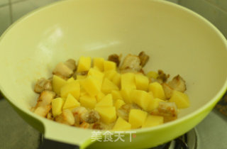 土豆五花肉的做法步骤：6