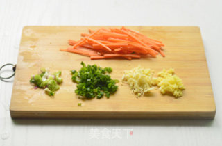 鱼香大虾的做法步骤：2