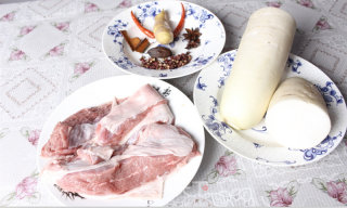 萝卜炖牛腩（家常做法）秋冬大补养生的做法步骤：1