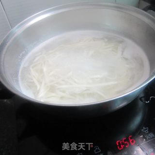 煎面条饼的做法步骤：1
