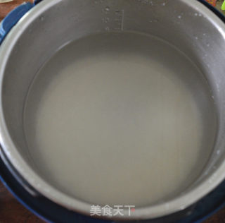 鱼片粥的做法步骤：2