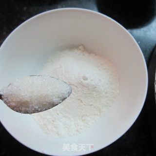 香葱香肠锅塌的做法步骤：3