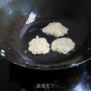 鸡蛋香芋饼的做法步骤：11